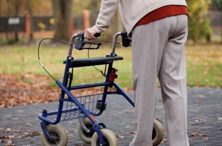 The Right Way to Pick Mobility Walkers for Seniors