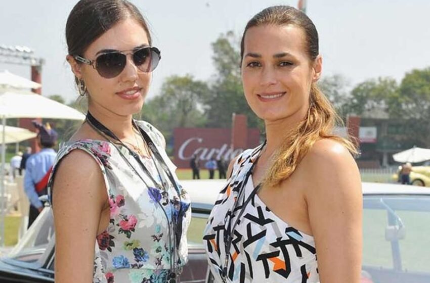  Are Chic Moms Dressing Like Their Teen Daughters Now? YEP. Let’s Talk About It