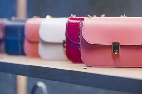 How-The-Right-Purse-Can-Make-You-Look-Instantly-More-Professional