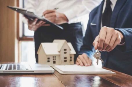 Buyer and Seller Representation Explained: What a Real Estate Agent Actually Does at Each Stage
